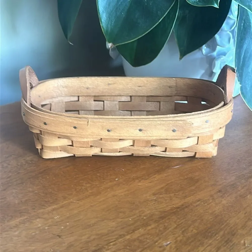Longaberger 1993 Handcrafted Tan Woven Basket with Leather Handles!